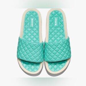 NIB APL Lusso Slide in Mint/Pristine